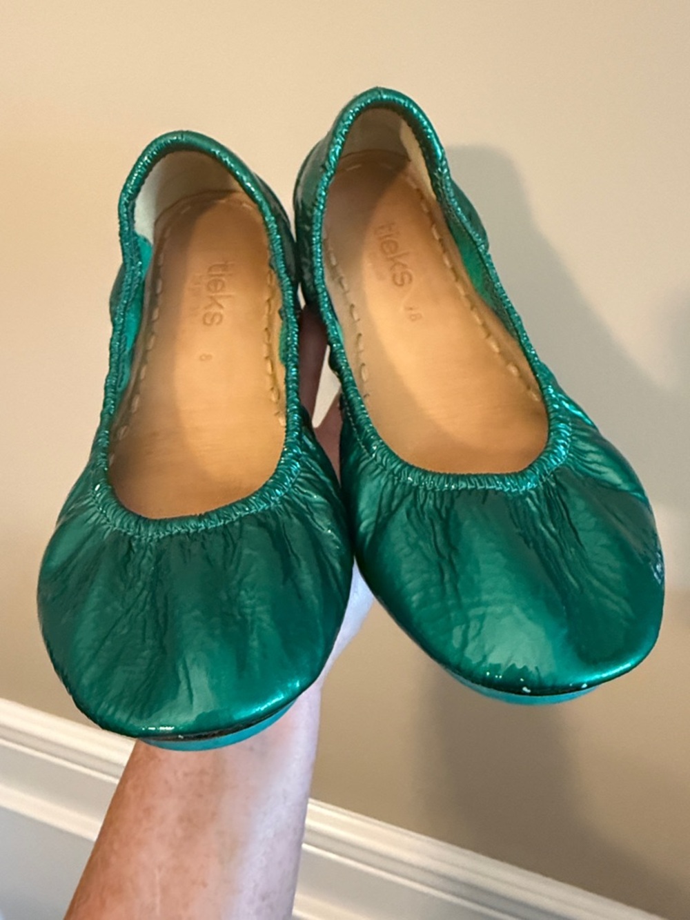 Tieks Emerald Green Metallic Ballet Flats, Size 8. - Picture 6 of 16